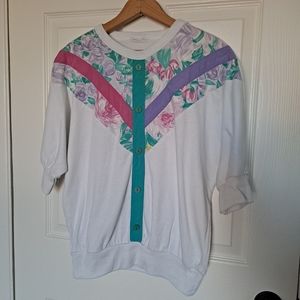 Adorable Floral 90's Short-Sleeve Top
